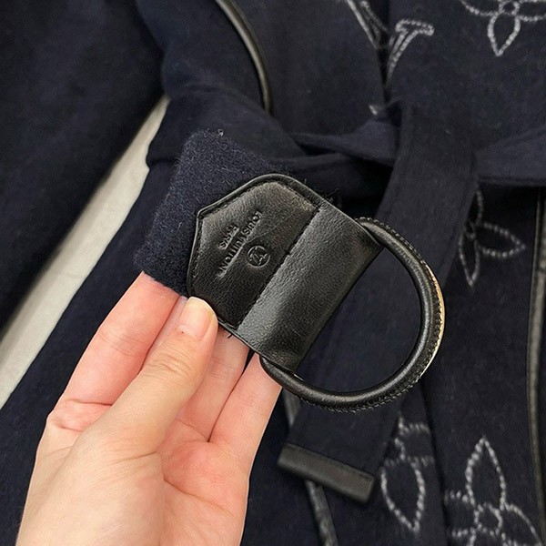 大人気♡ルイヴィトン 偽物 リバーシブル マヒナ モノグラム ラップコート vug76206